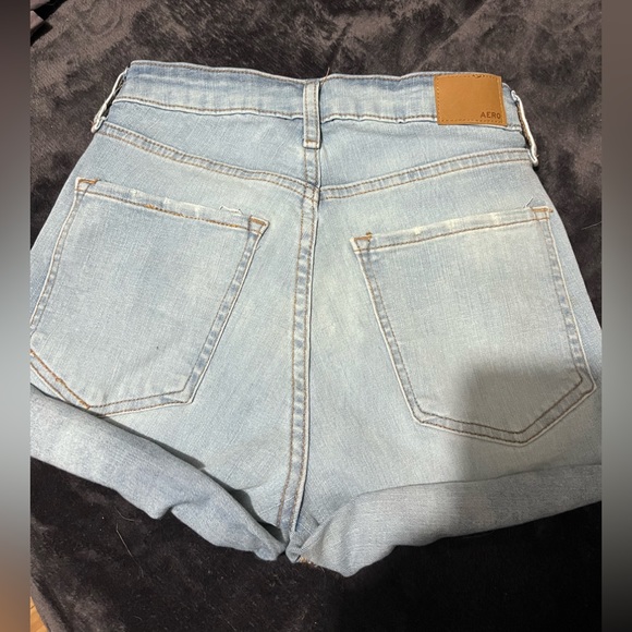 light jean shorts - Picture 3 of 3